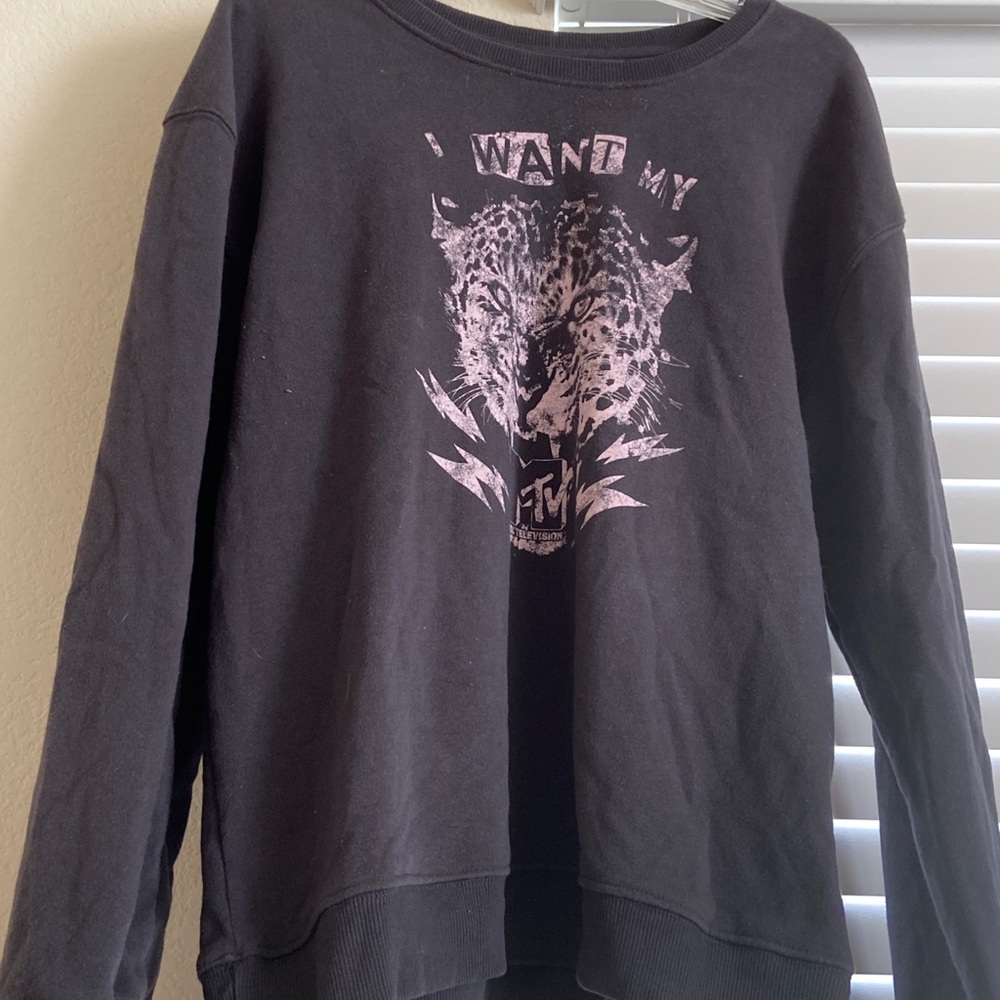 MTV pull over sweatshirt XL